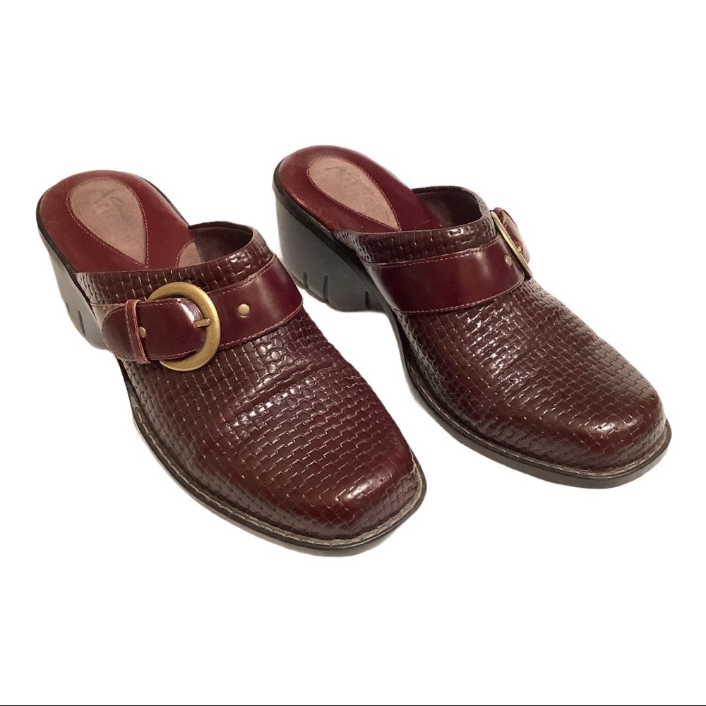 Clarks Artisan Woven Leather Comfort Wedge Mules 8